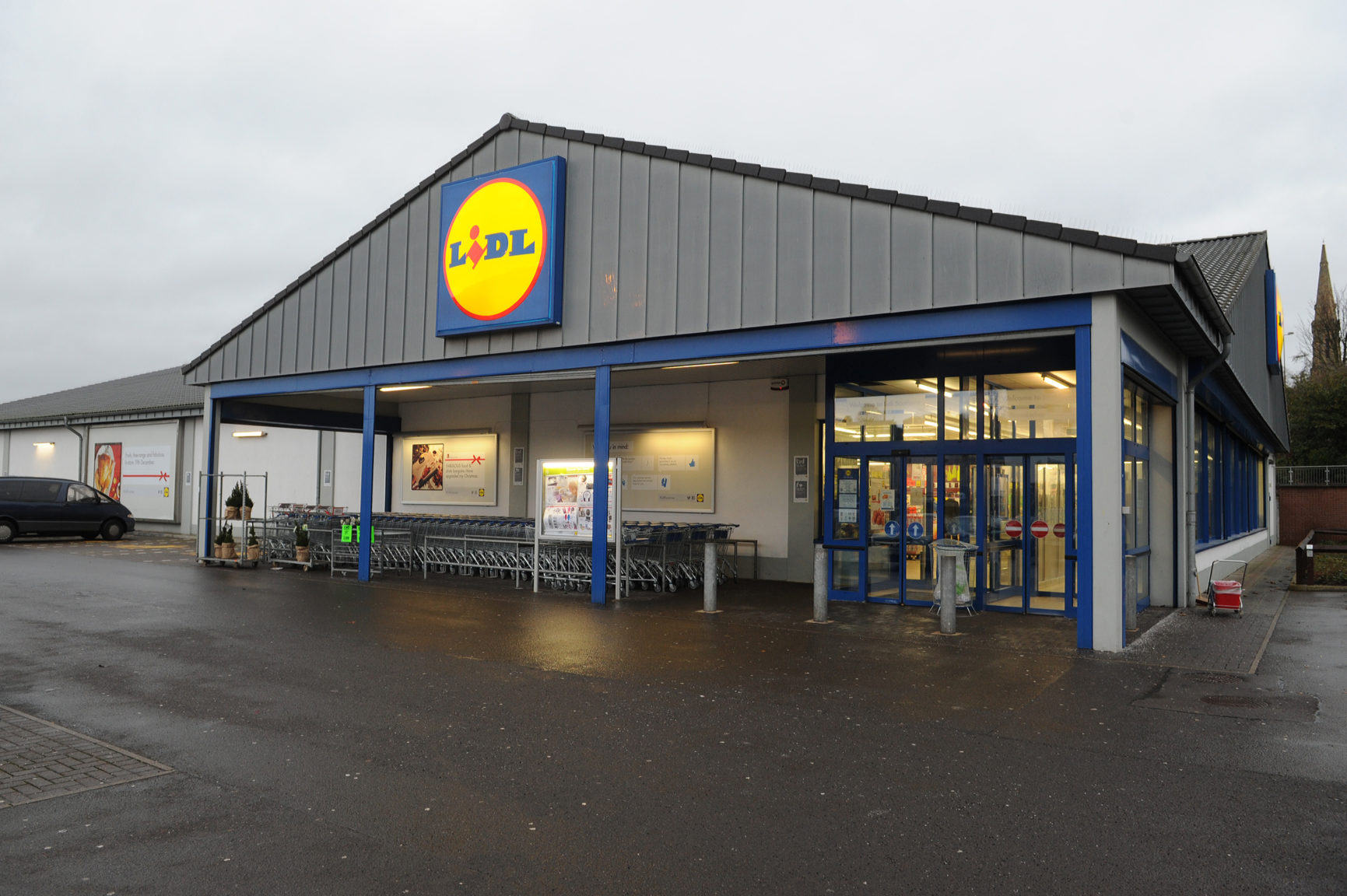 Drug Addict Stabbed Dundee Lidl Security Guard With Needle