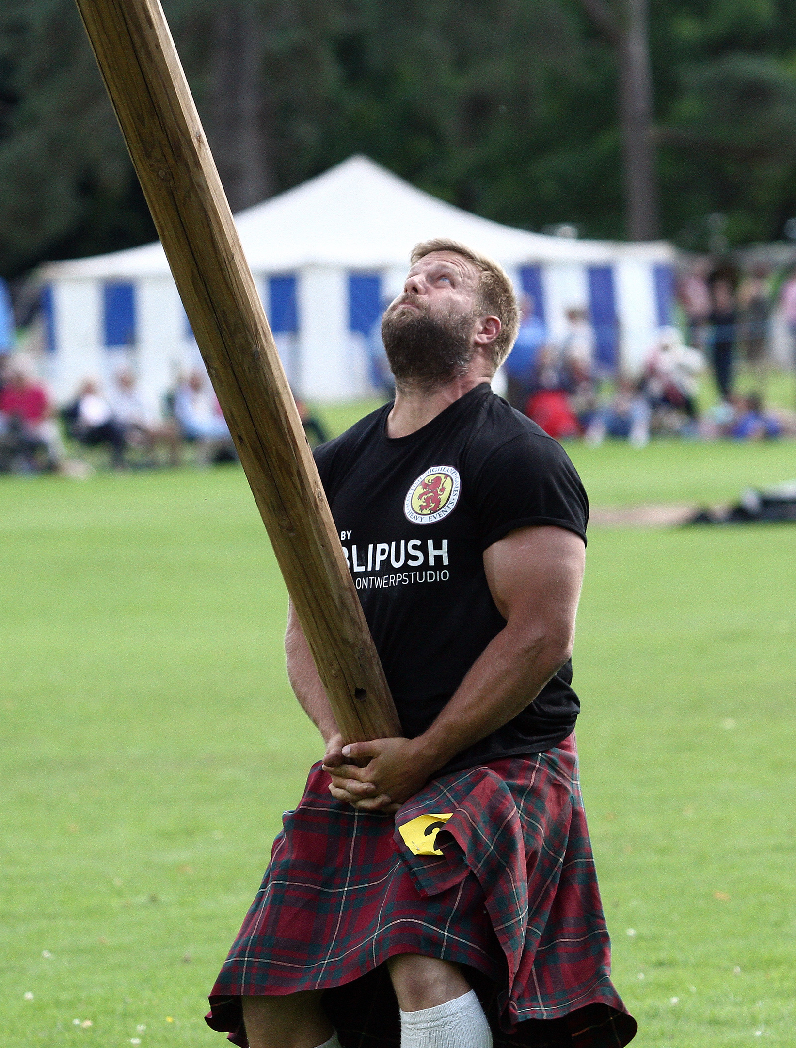 Perfect 10 as World Caber Championships return to Inveraray Argyllshire Advertiser