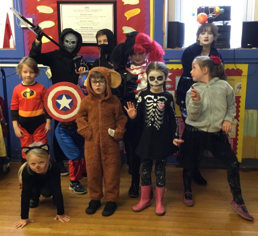Pirnmill primary pupils from P1 to P7 celebrated Hallowe’en with a dress up day.