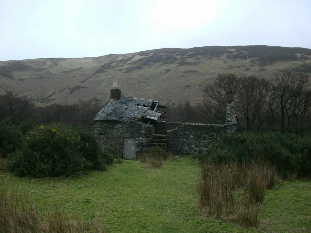The Lochranza barking house before its partial roof collapsed.