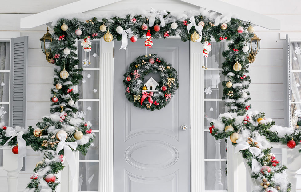 doorscaping, garlands and wreath