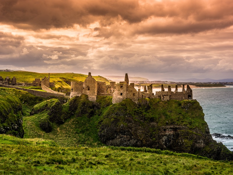 travel tips for introverts - dunluce castle