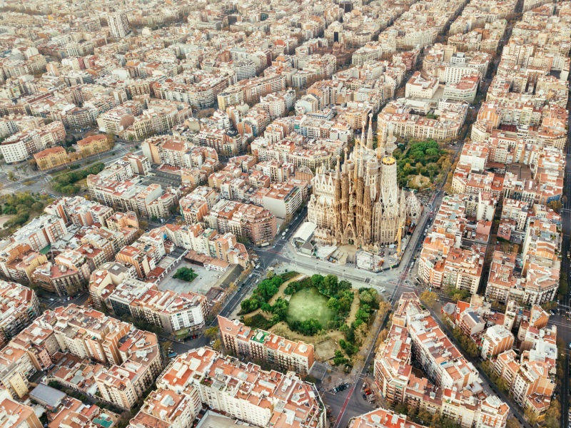 travel tips for introverts - barcelona