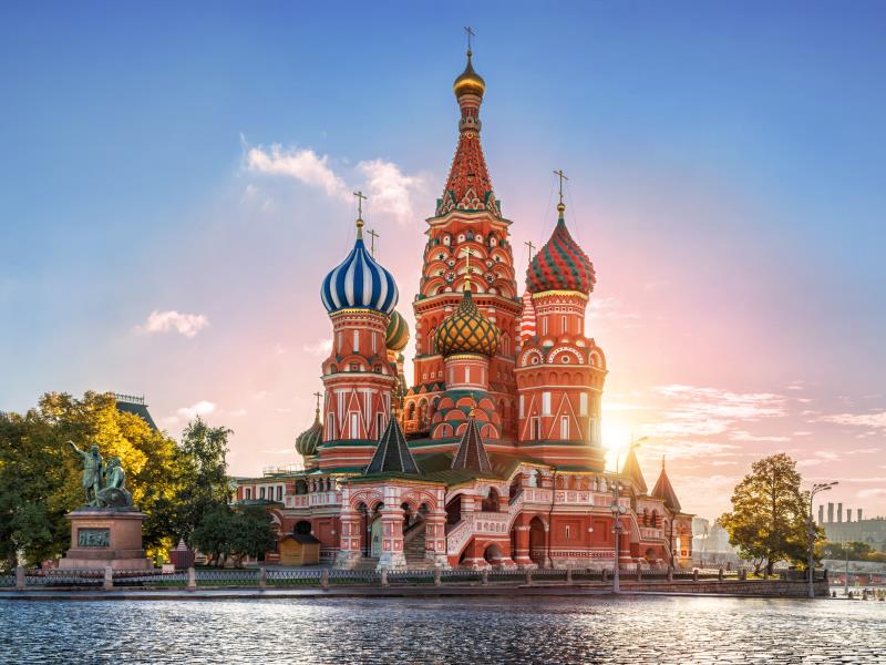 moscow st petersburg holiday