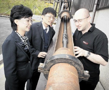 INTERVENTION INTEREST: Wireline workshop supervisor Neil Anderson demonstrates open-hole roller bogie technology