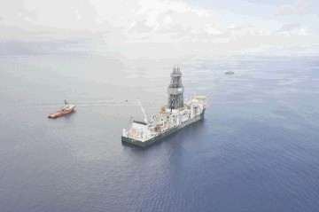 Super-drillship Ocean Poseidon off East Africa