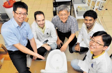 From left: Asst Prof Chang Wei-Chung, Dr Apostolos Giannis, Assoc Prof Wang Jing-Yuan, Dr Rajinikanth Rajagopal and Dr Chen Chia-Lung with their radical new toilet. Picture from Nanyang Technological University, Singapore