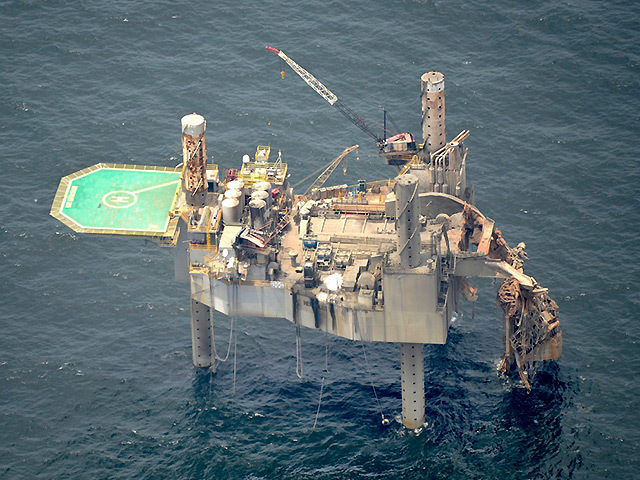 The Hercules 265 rig after the fire. Pic: On Wings of Care