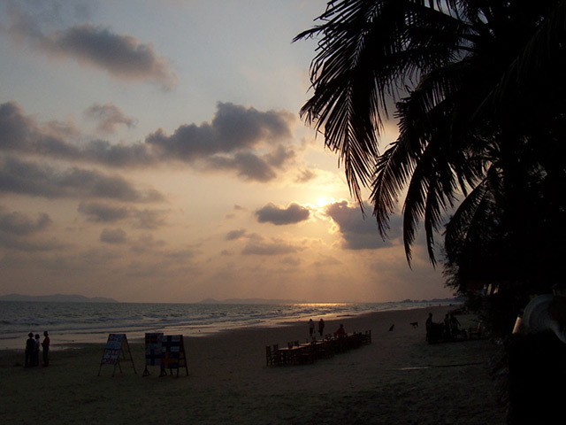 Rayong beach in Thailand. Pic: Love Krittaya via Wikimedia Commons