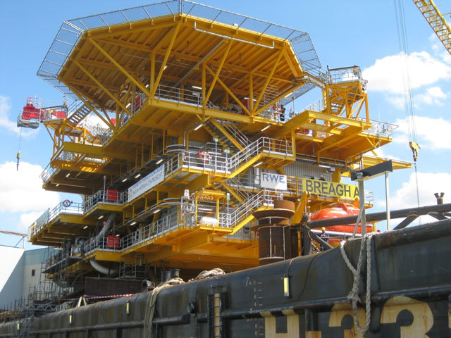 Breagh Alpha deck loaded onto the installation barge
Photo: RWE Dea
