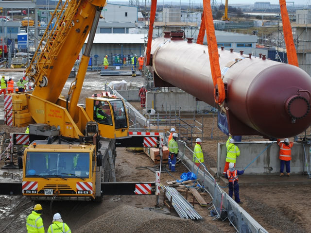 Installation of a slug catcher at the Teeside Gas Processing Plant
Photo: RWE Dea