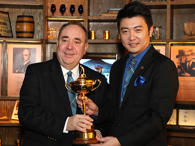 First Minster Alex Salmond with Liu Wei , Johnnie Walker Brand Ambassador for China, celebrate bring the Ryder Cup to China
