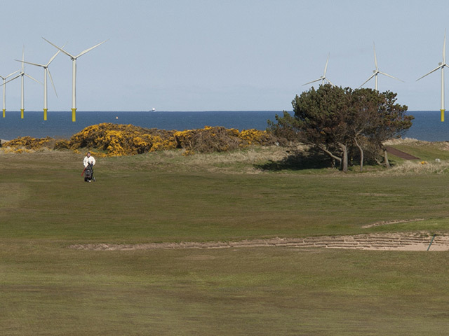 Artist's impression of the Aberdeen Bay windfarm from the clubhouse at Murcar Links golf course