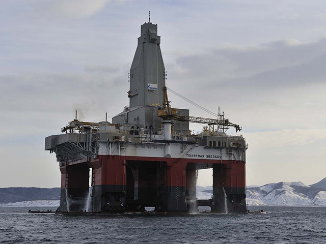 CUTTING-EDGE: Arctic class semi-submersible drilling rig Polyarnaya Zvezda (Polar Star)
