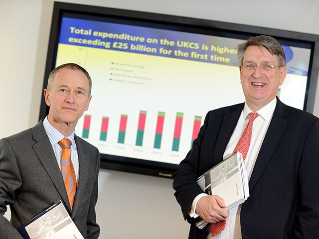 Michael Tholen (L) author of the Activity Survey 2014 and Malcolm Webb, chief executive at Oil & Gas UK