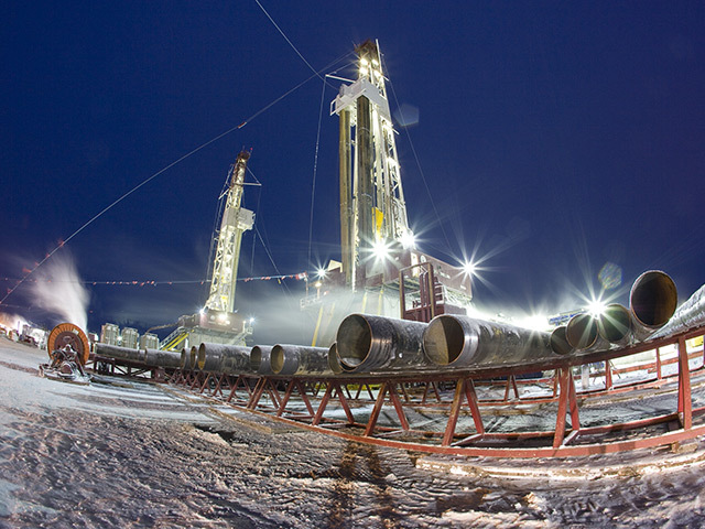 Rig drills for shale gas in the Horn River Basin at Dilly Creek, Canada
