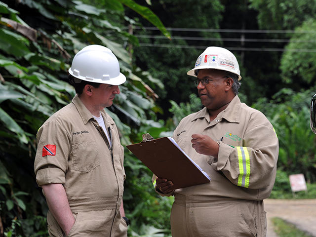 Goudron field technical staff. Photo by Leni Gas & Oil.