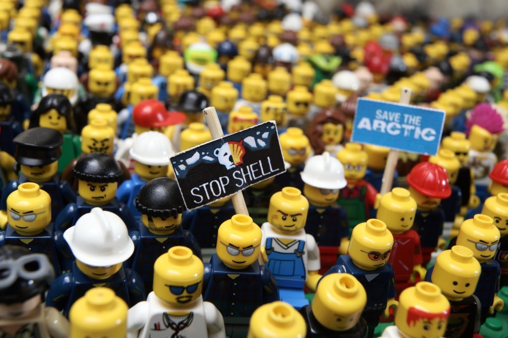 Oct 2014: Lego ended its contract with Shell