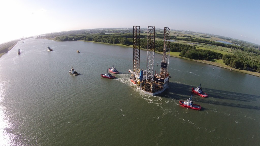 The B391 drilling rig leaves Rotterdam