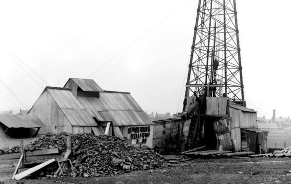 Drilling for oil in West Calder, south west of Edinburgh in 1919. BGS/Crown copyright