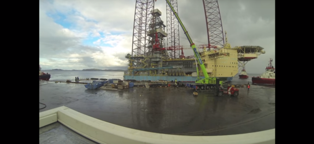 Video: Timelapse of worlds largest jack-up rig
