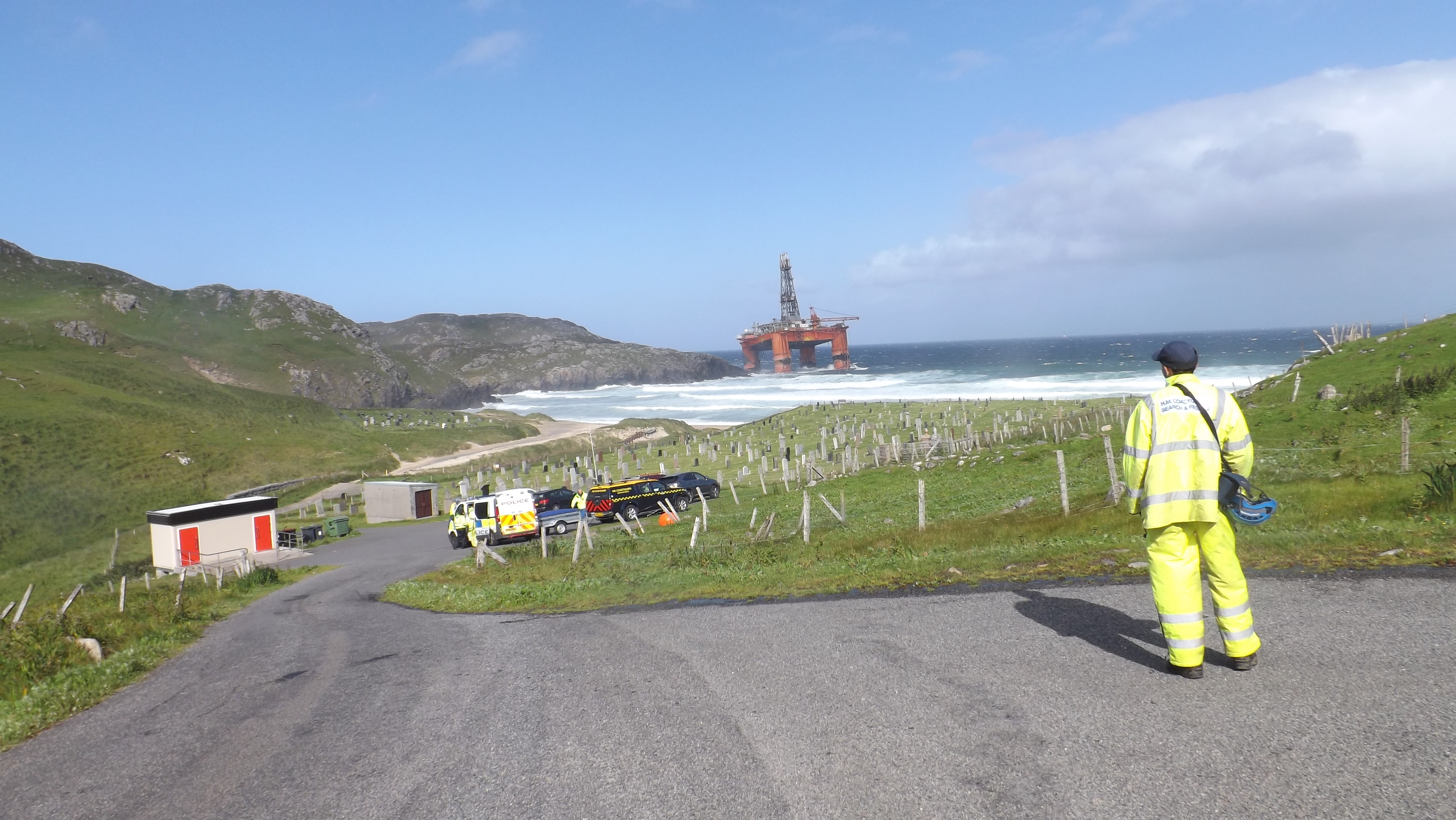 Transocean's drilling rig aground