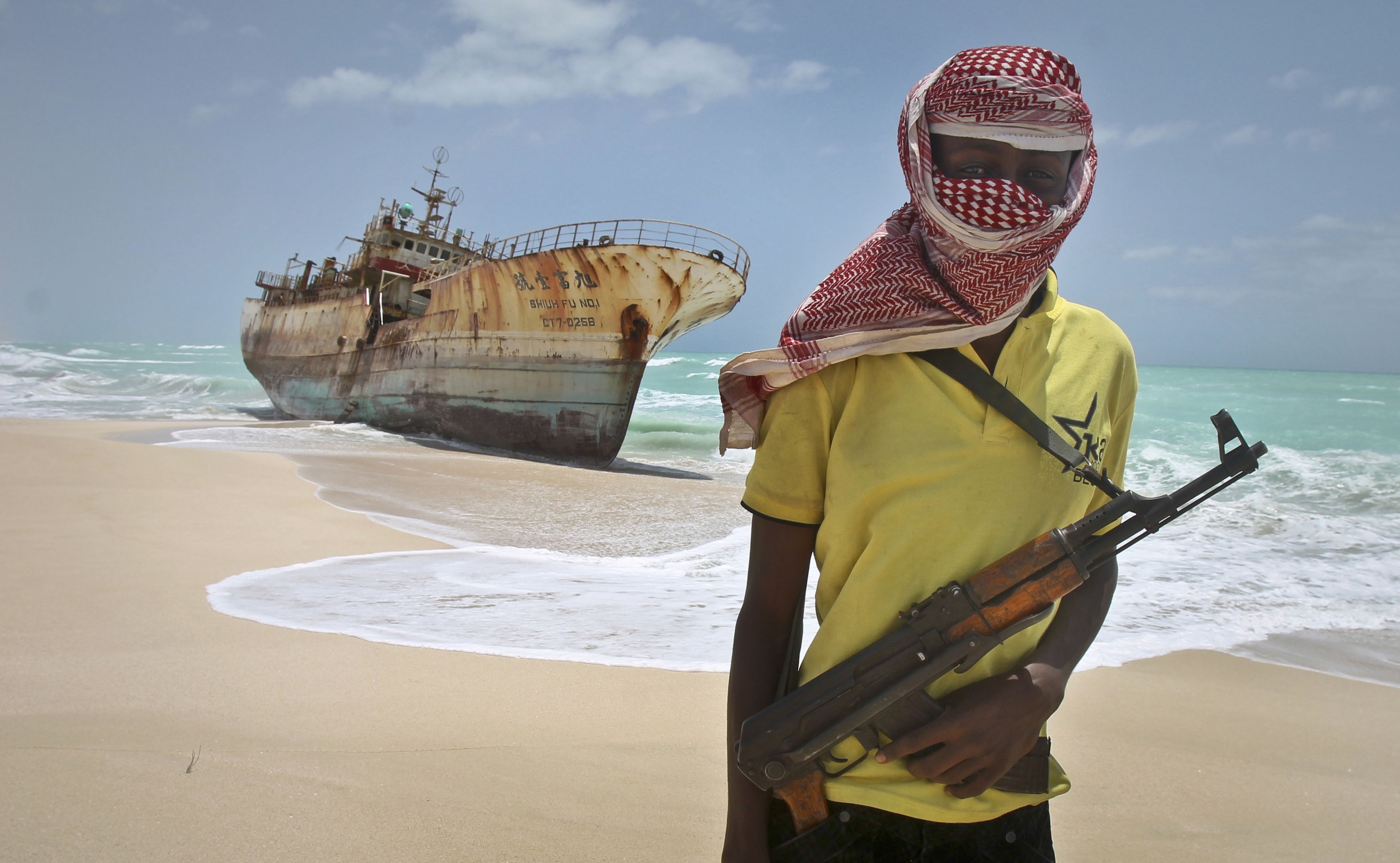 Pirates hijack oil tanker