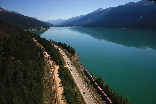 A section of highway between Edmonton and Vancouver