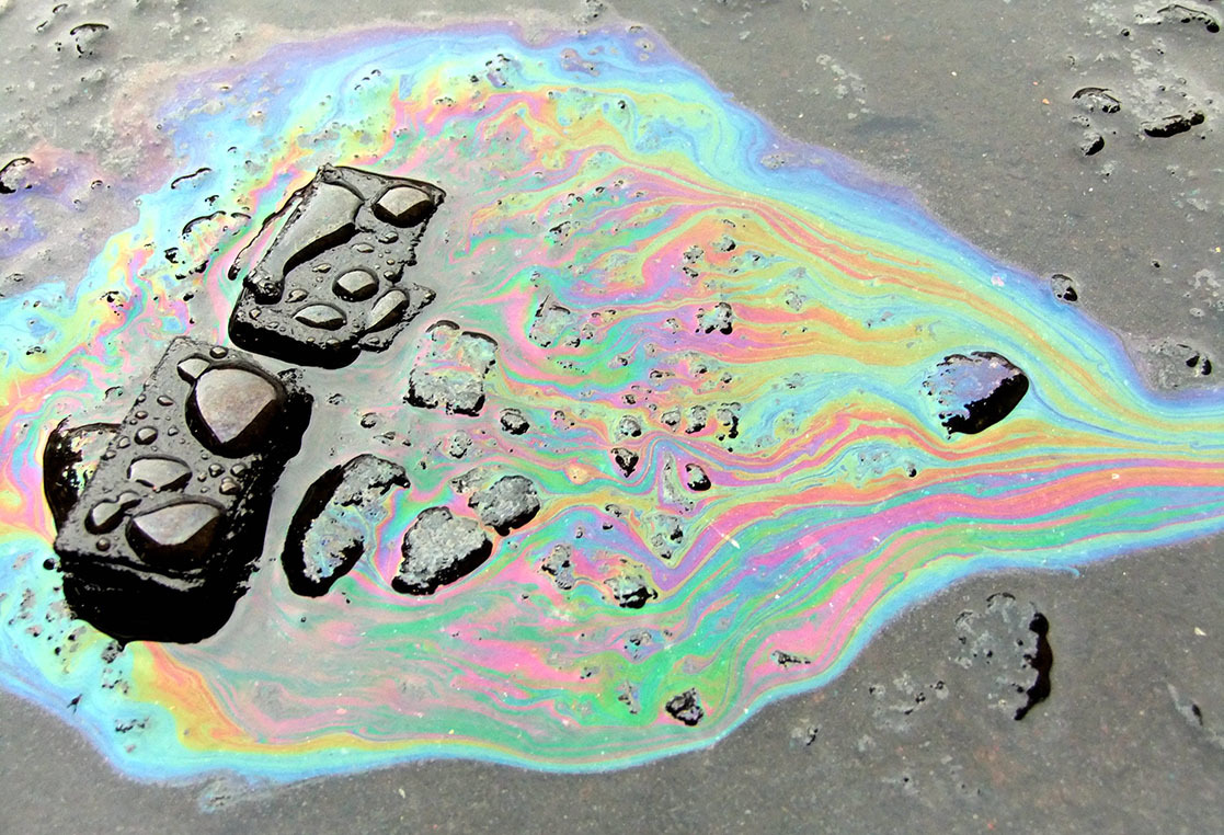 Oil spill face (Julie Gibbons)