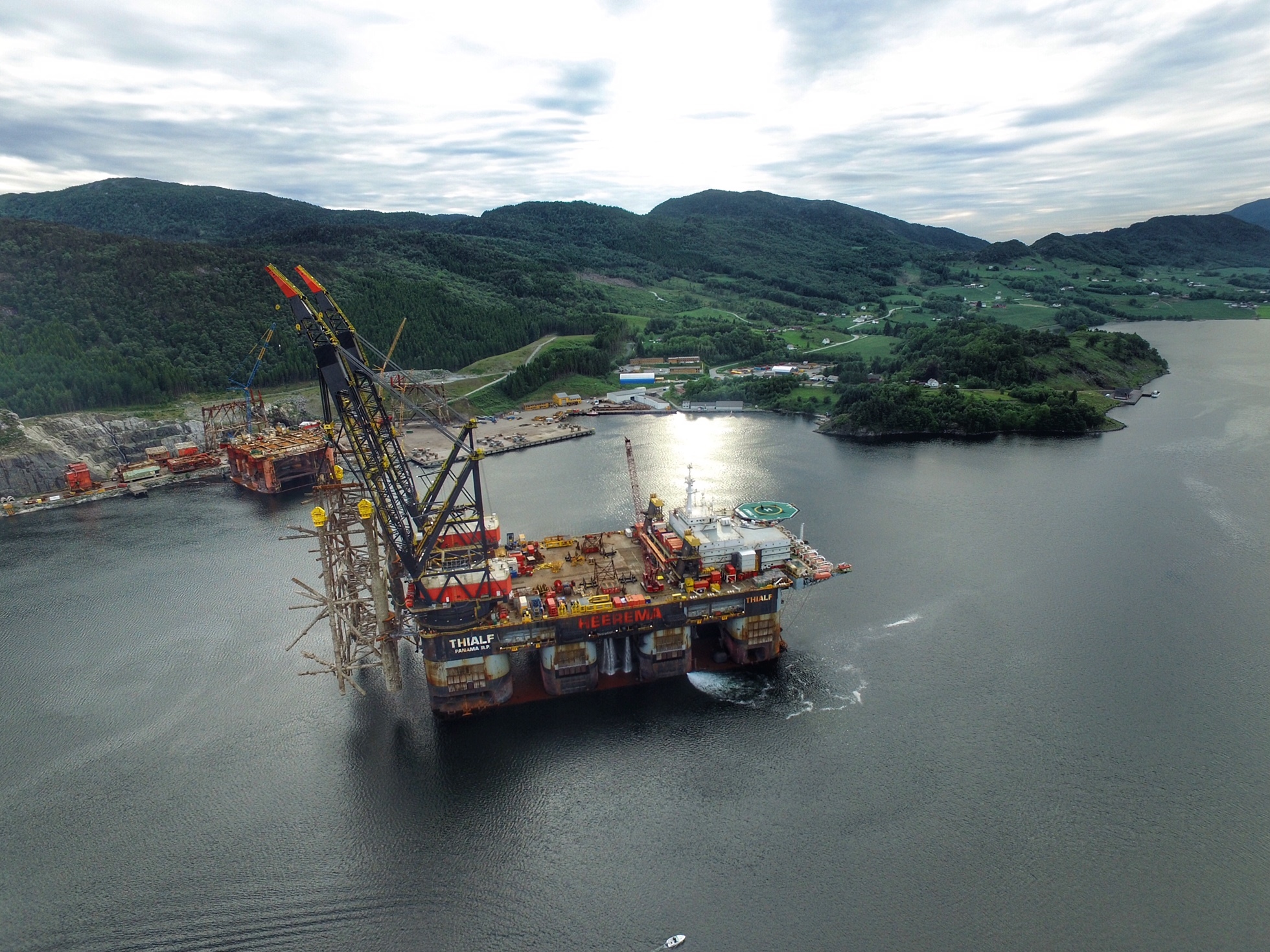 The Heerema Thialf vessel bringing in part of the Murchison platform jacket.