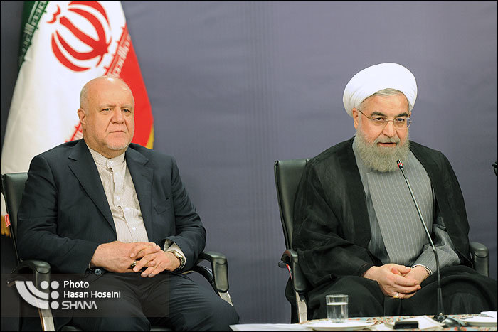 Oil minister Bijan Namdar Zanganeh (left) next to Iranian president Hassan Rouhani