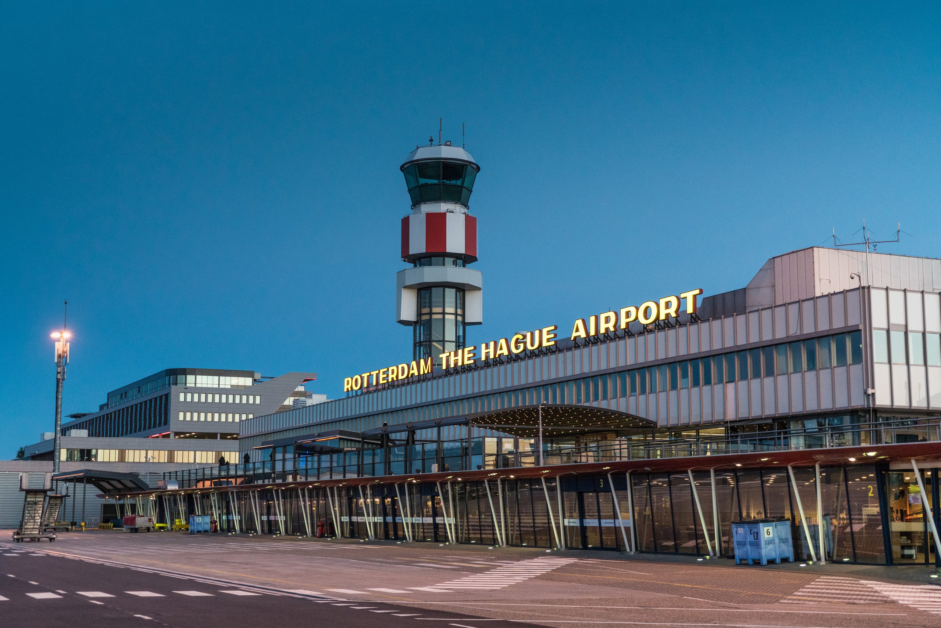 Dutch airports such as Rotterdam The Hague Airport are going 100% renewable in 2018.