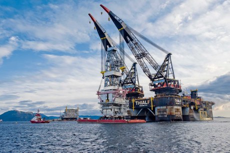 Aibel reached a preliminary climax in the construction of the Johan Sverdrup drilling platform right before midnight on Monday, when the final of three modules was lifted into place in Klosterfjorden.