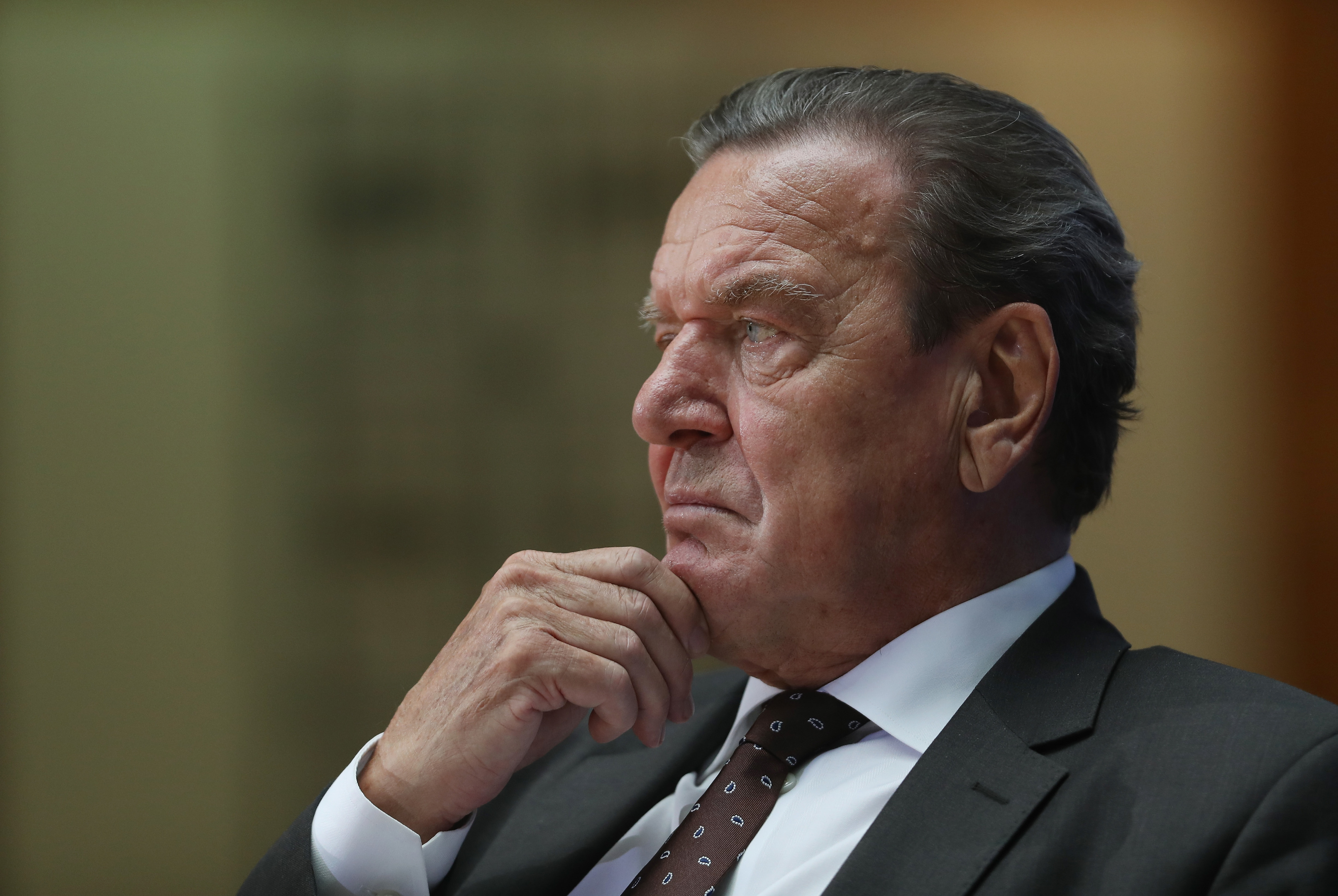 BERLIN, GERMANY - SEPTEMBER 29:  Former German Chancellor Gerhard Schroeder attends the presentation of the book: "Helmut Schmidt - The Later Years" on September 29, 2016 in Berlin, Germany. Schmidt, a Social Democrat (SPD), led Germany as chancellor from 1974 to 1982 and died last year. Schroeder, als a Social Democrat, served as chancellor from 1998 to 2005.  (Photo by Sean Gallup/Getty Images)