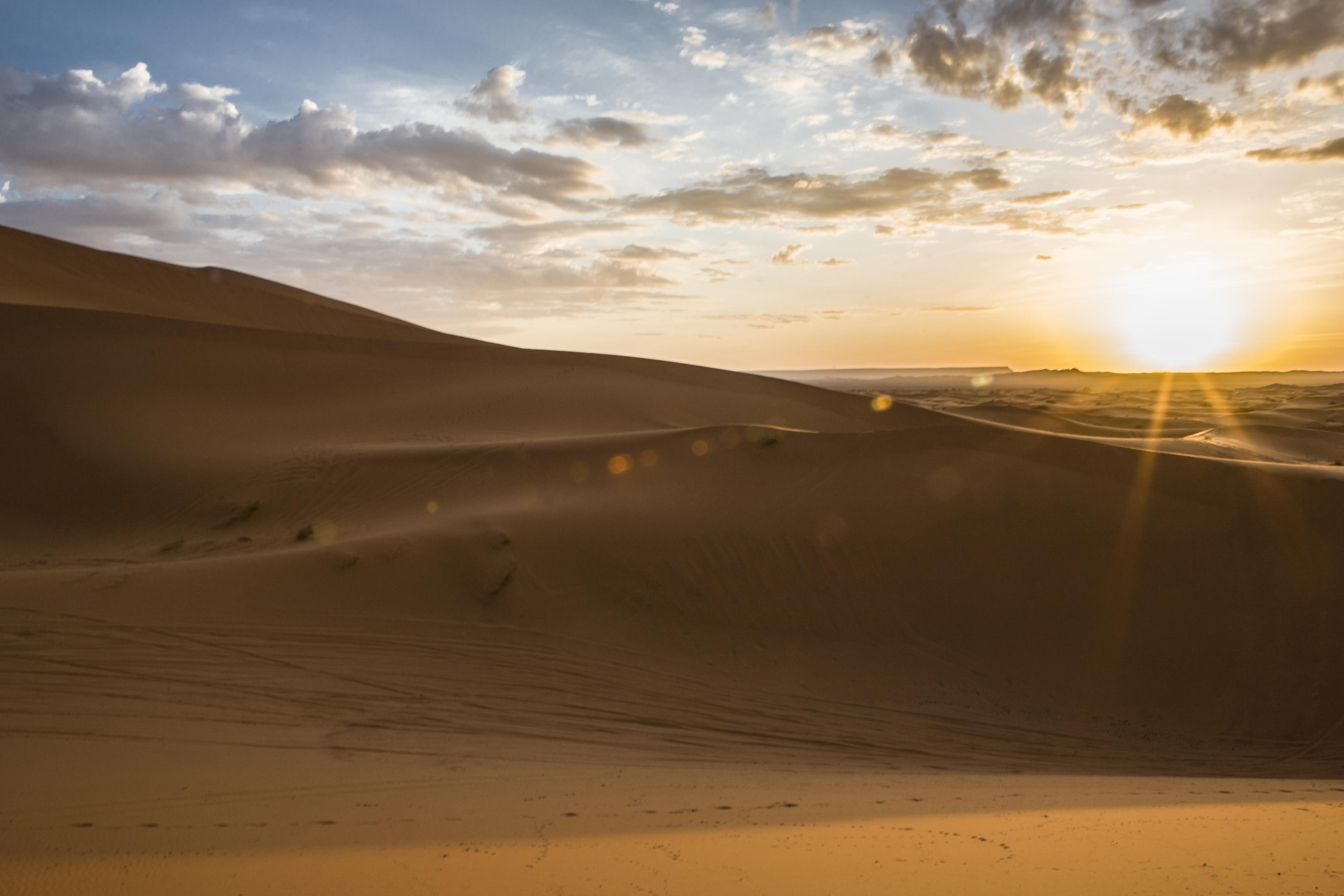 Sunrise over Erg Chebbi dunes, Merzouga, Morocco