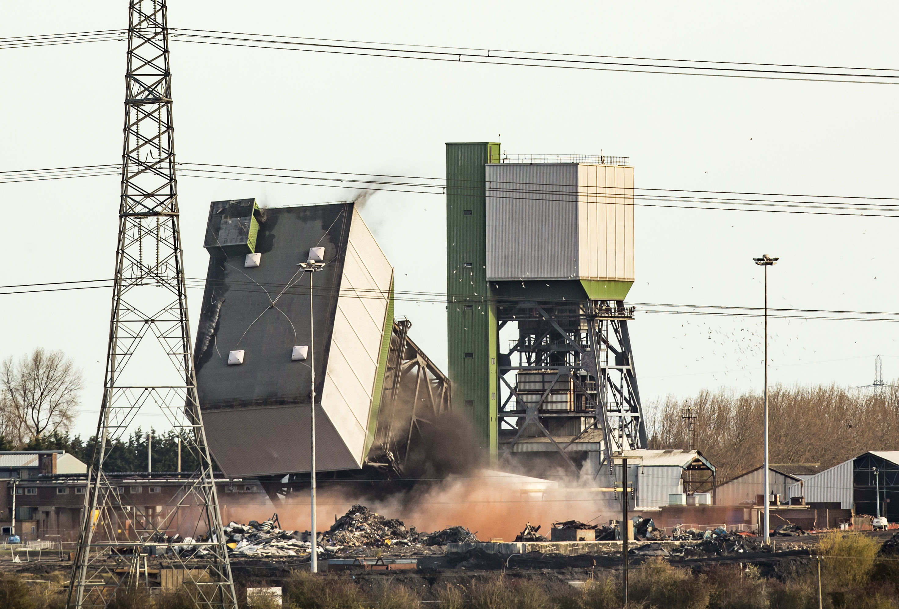 The No 2 Winding Tower at Kellingley Colliery in Yorkshire is demolished.