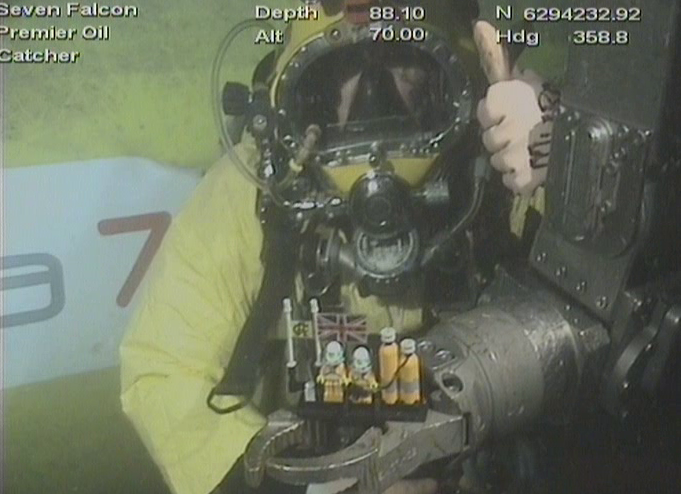 Seven Falcon delivers Lego divers to the bottom of the North Sea.