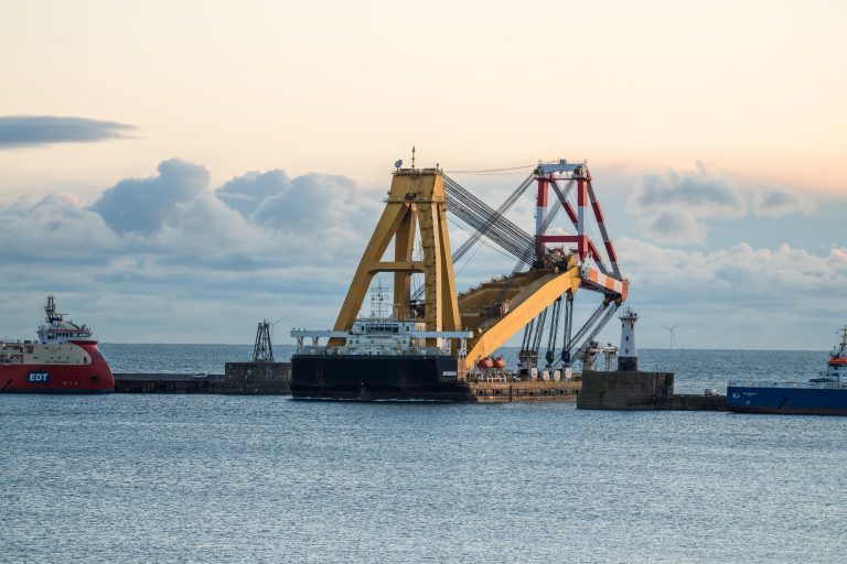 Giant floating crane arrives in Peterhead to facilitate Aberdeen Bay ...