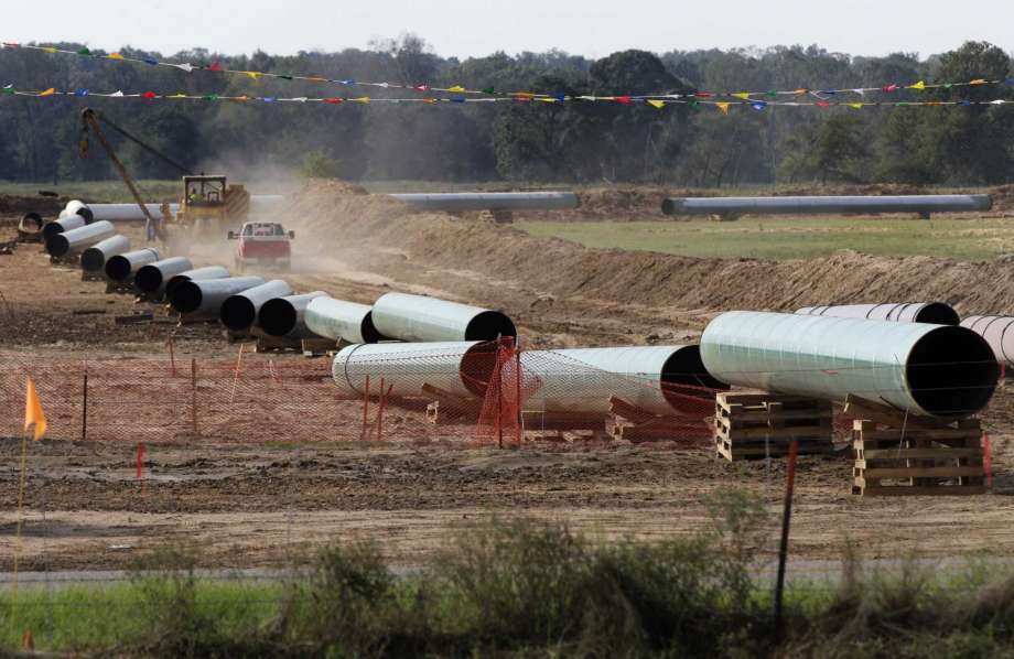 Keystone XL pipeline construction 