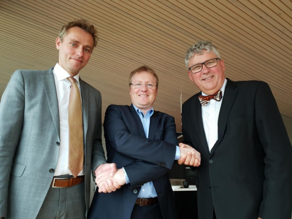 From left: Ola Borten Moe, Rich Denny (Managing Director A/S Norske Shell) and Erik Haugane.