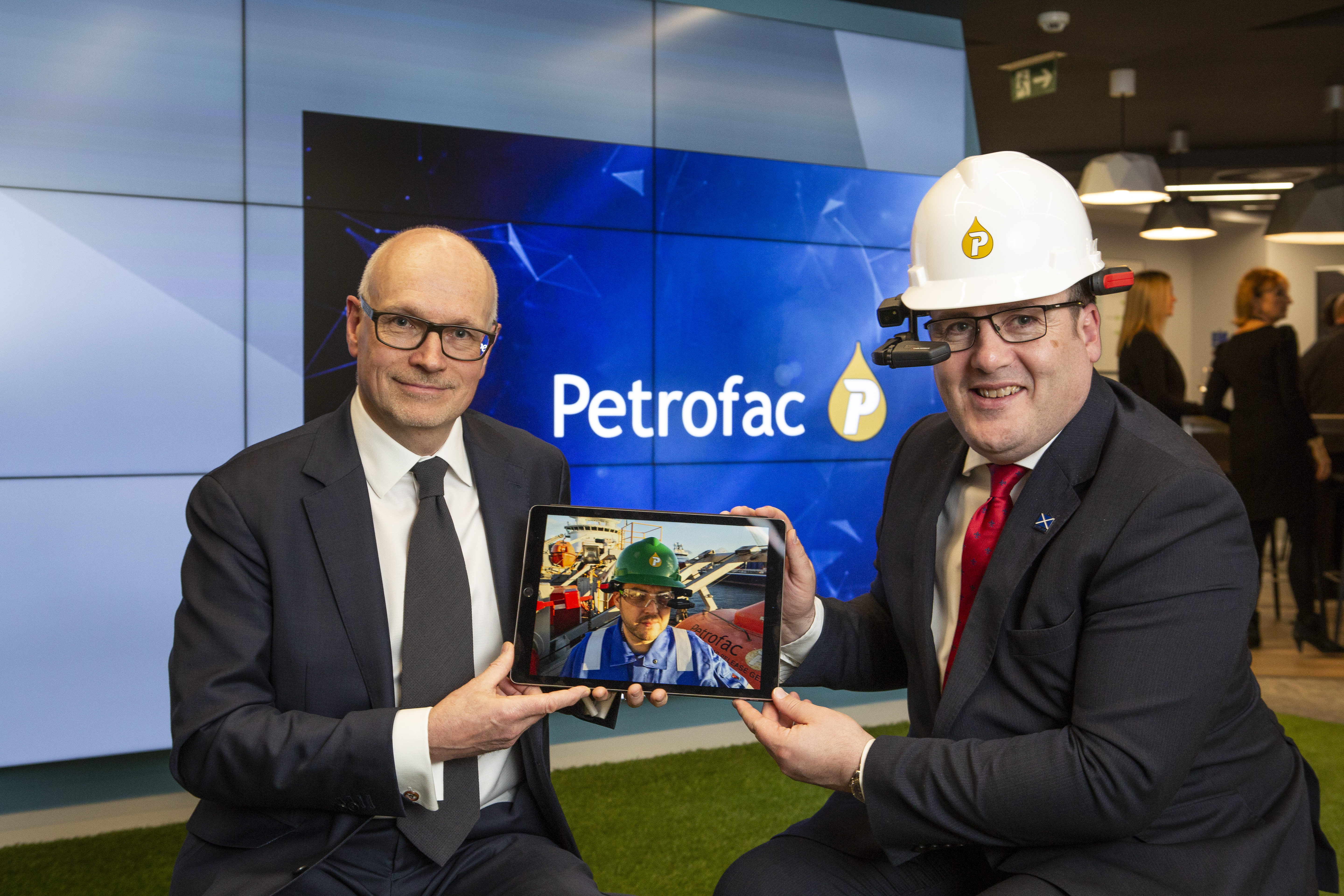 Petrofac chief operating officer John Pearson (left) at the Inovation Zone launch event with Scottish energy minister Paul Wheelhouse