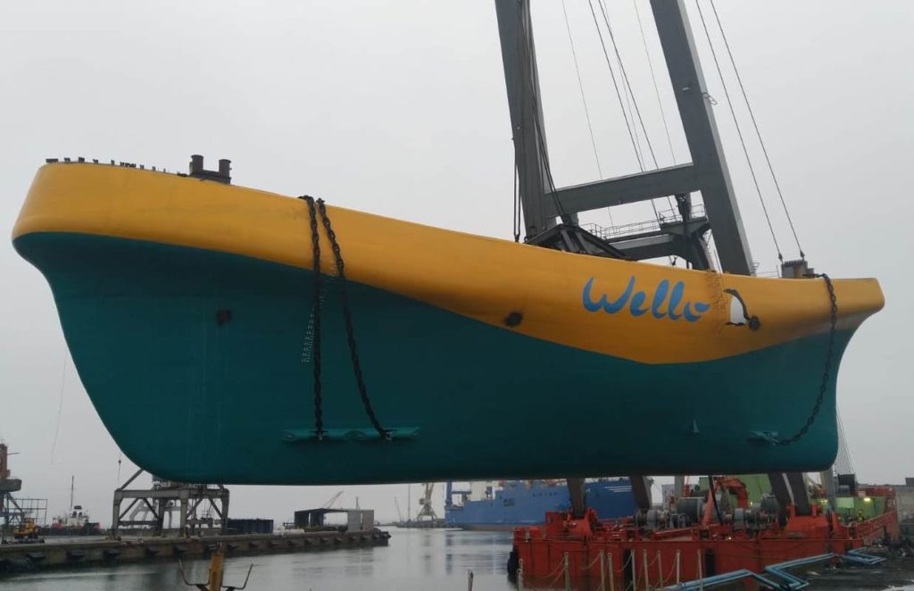 Wello Penguin WEC2 being lifted into the sea in Tallinn Estonia (Credit Wello).