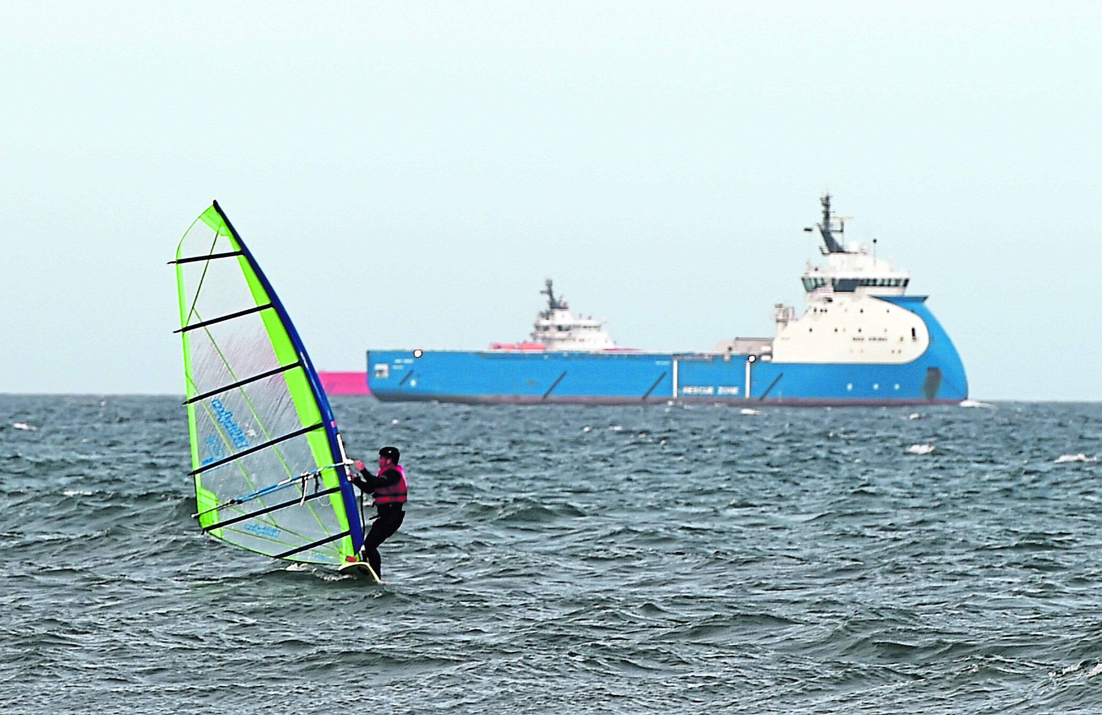 A wind surfer at Aberdeen Beach.



Picture by KENNY ELRICK     11/09/2016