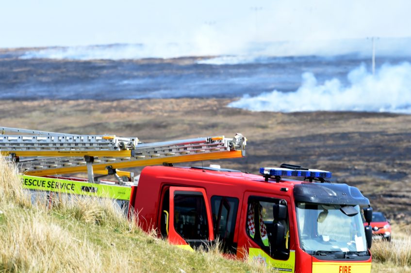 Firecrews from across the north attended the 20 square km fire between Melvich and the Strathy North wind farm in Sutherland.