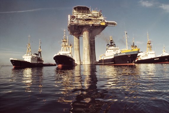 The Beryl A platform arrives in the UK sector of the North Sea