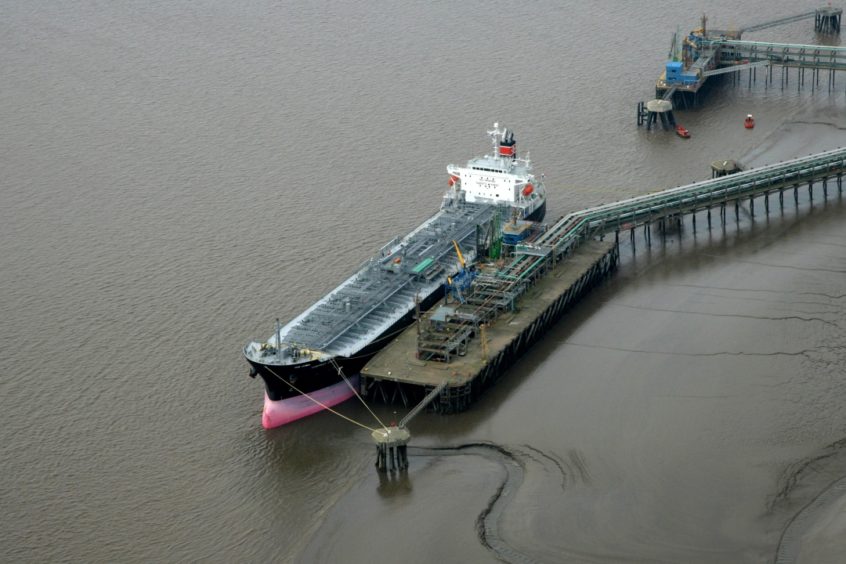 Atlantic Methanol tanker loading