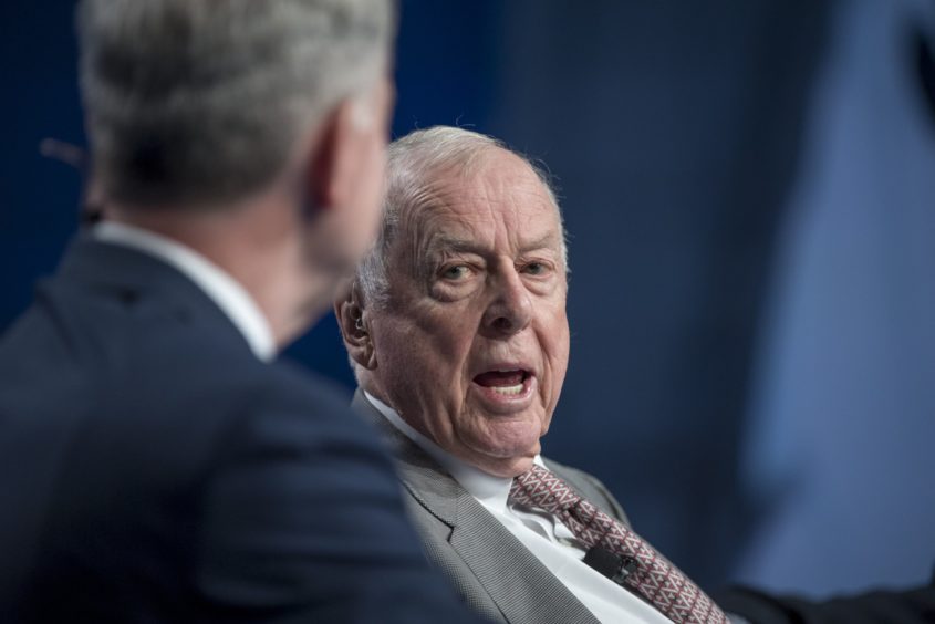 T. Boone Pickens, chairman and chief executive officer at BP Capital, speaks during the Skybridge Alternatives (SALT) conference in Las Vegas, Nevada, U.S., on Wednesday, May 11, 2016. Photographer: David Paul Morris/Bloomberg