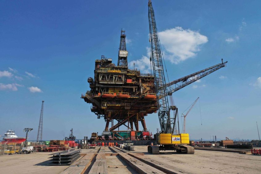 Brent Alpha arrives at Able UK Seaton for dismantling