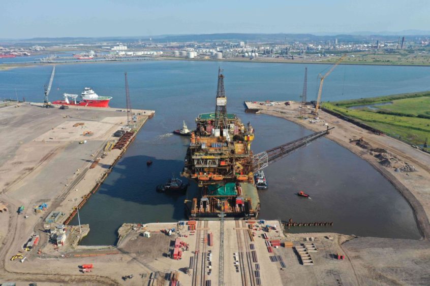 Brent Alpha arrives at Able UK Seaton for dismantling