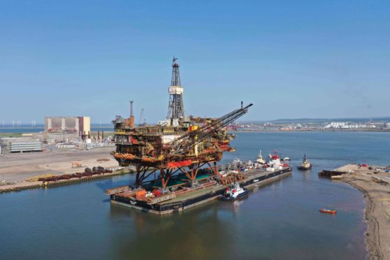 Brent Alpha arrives at Able UK Seaton for dismantling